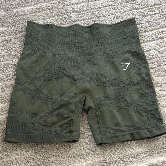 Gymshark Women's Green Seamless Shorts - Picture 1 of 6